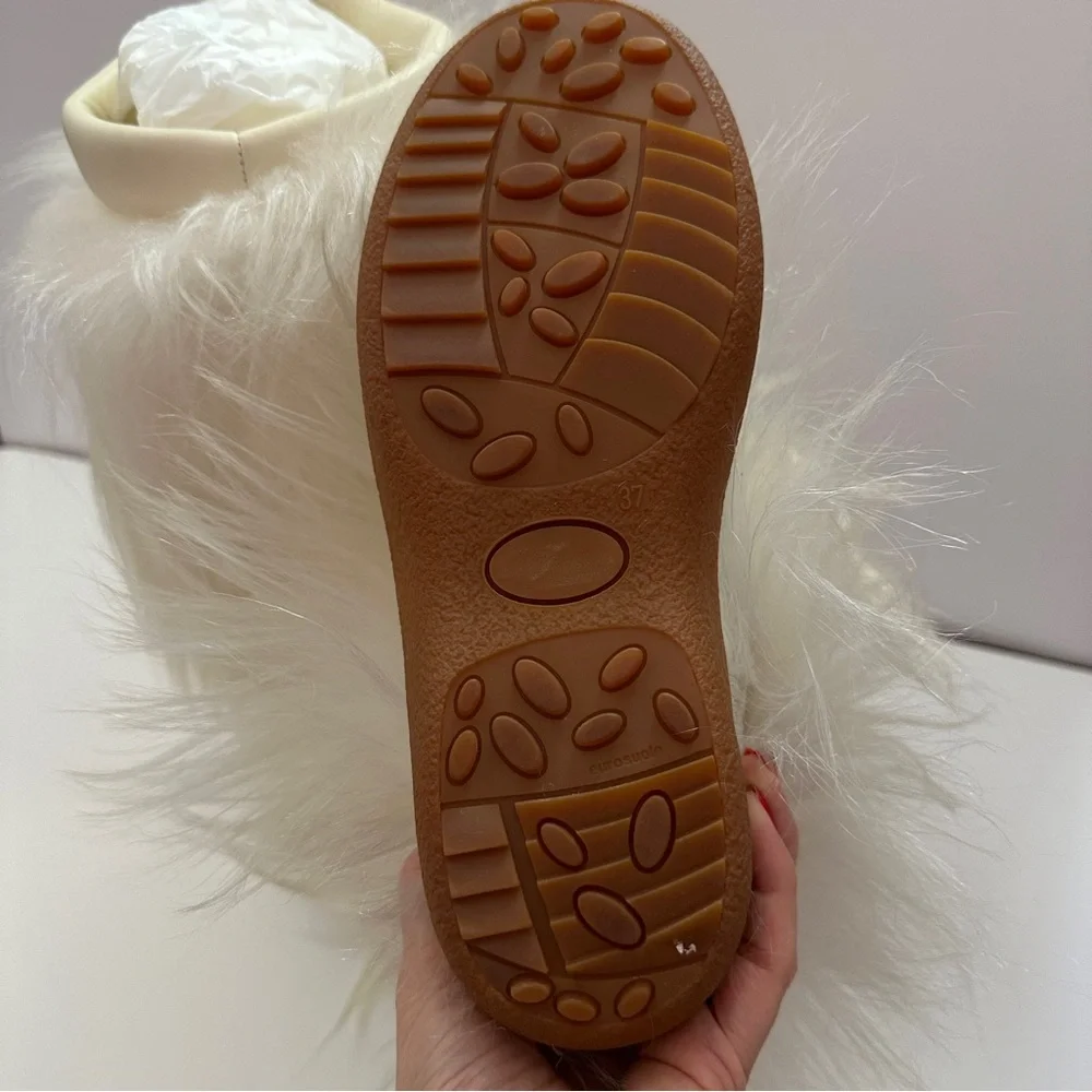 Brand NEW Ferragamo Genuine Shearling Fur Cream Winter Boots